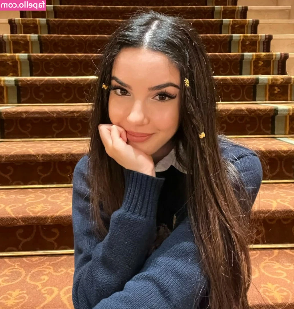 Yoona French Streamer [ yoona-french-streamer ] - Our first full-length video just for our onlyfans, welcome into our