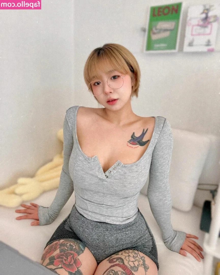 Cardi_gk [ cardi-gk ] - Have you ever seen a hotter duo? NEW CONTENT! DM ME!