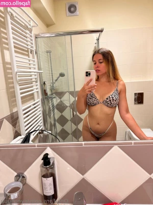Ewazuzanna - Should I fuck on here? I mean I should probably test the durability