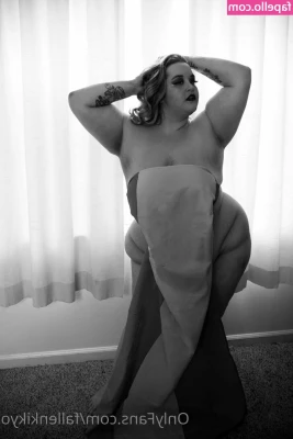 Fallenkikyo - Just standing over you like this makes you weak 😚🤭