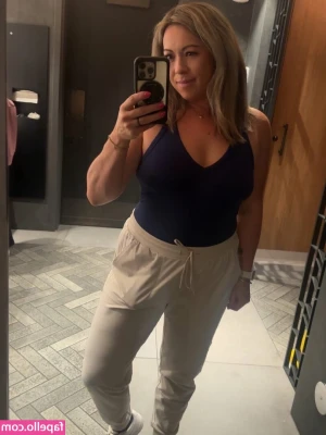 HotwifeJadeLi - you had a long day, just relax while I drain your cock 💦🥰