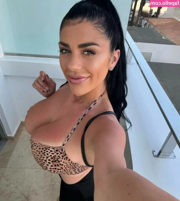 Caryn Vieira [ caryn-vieira ] - wrap me up like a pretzel before you stuff me 🥨
