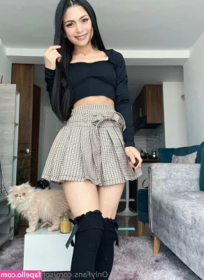 sweet_littleee [ sweet-littleee ] - want some boobies in your face?