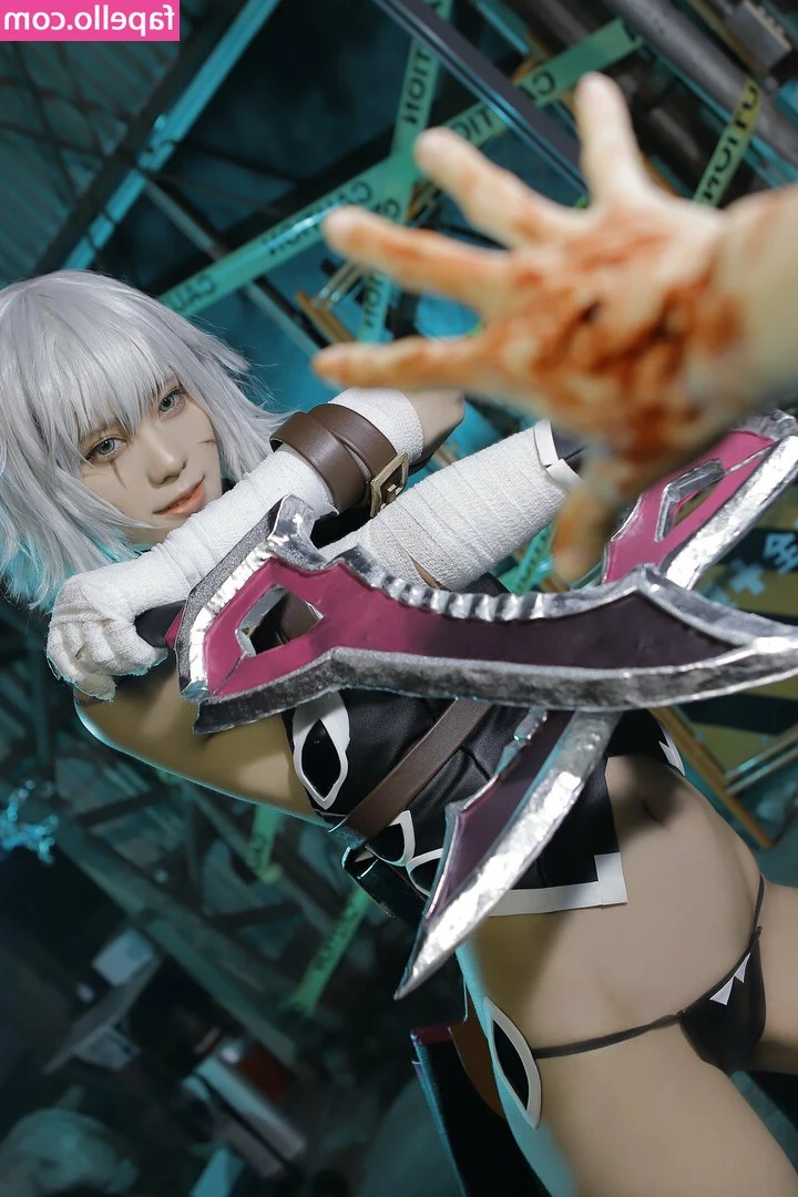 masaloooomy_cos [ masaloooomy-cos ] - On my knees . . .