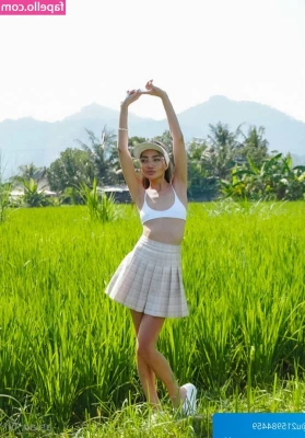 asian_lili [ asian-lili ] - I want you to give me a real hard surprise ✨💥😈