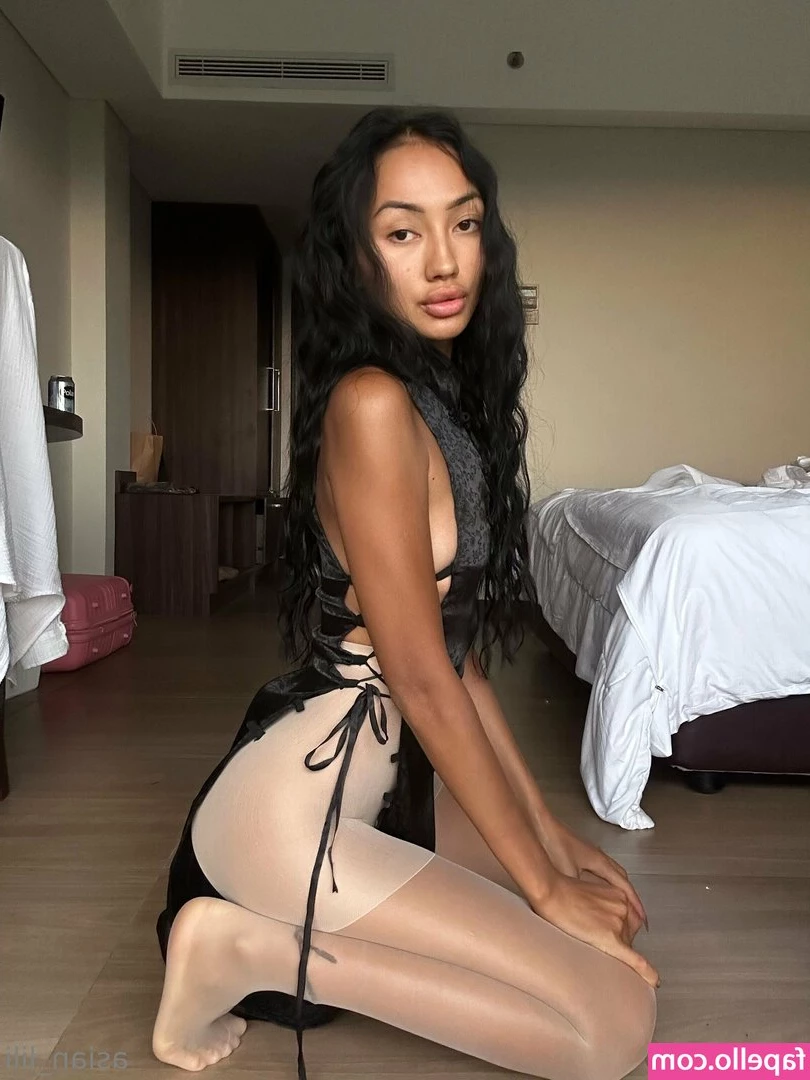 asian_lili [ asian-lili ] - Stretching timee🤤