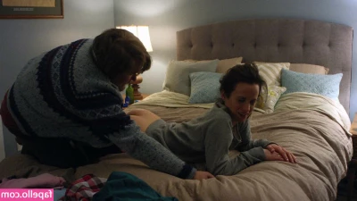 Elizabeth Reaser [ elizabeth-reaser ] - hey hmu