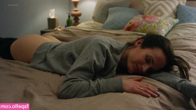 Elizabeth Reaser [ elizabeth-reaser ] - Hey  Thanks for waiting  My green fae is here to heal you  My fun