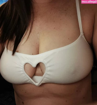duchess_banana [ duchess-banana ] - Who wants to sext and cum All over mommy’s tits? Tip $5 so I can