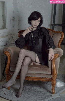 dark_vamp_ [ dark-vamp ] - Haven’t posted a selfie in too long, this one came out ok I think