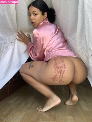 yourcleopathra - PoshPuss will be LIVE in about 1hr for our last 2021 show