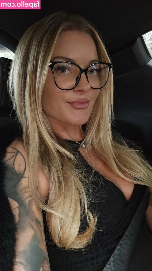 marie.bombshell [ marie-bombshell ] - This kitten is here to play 🐾💖