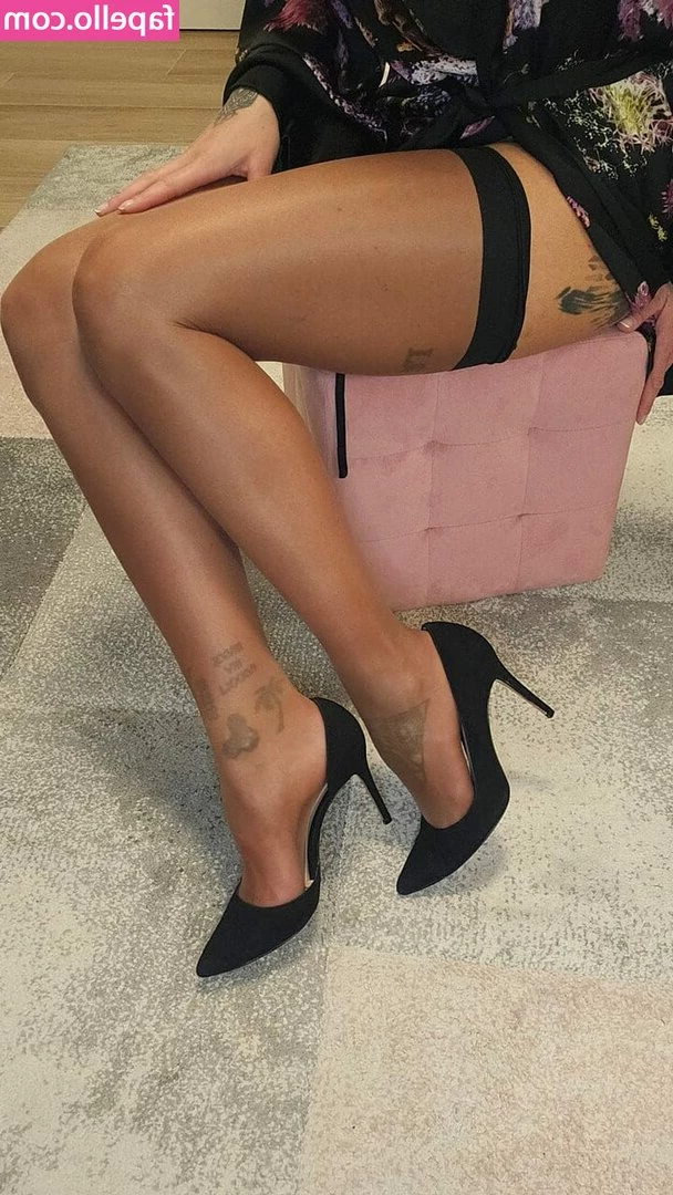 marie.bombshell [ marie-bombshell ] - Time for the weekend    Who is ready to watch our naked bodies fuck  