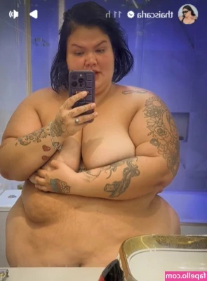 Thais Carla [ thais-carla ] - I only stick my tongue out when it s hot   Have a great day babes