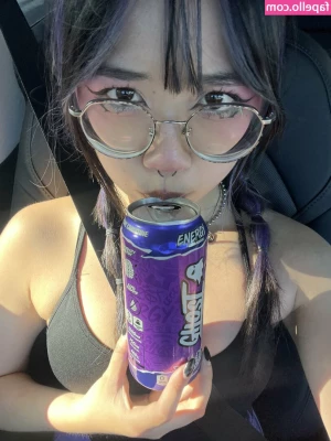 jjanether6 - Look into my eyes. What do you see?