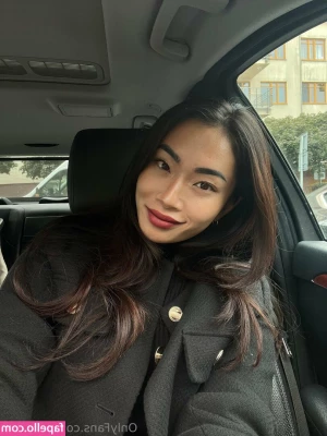 asianina - Just kicking back with the buns out