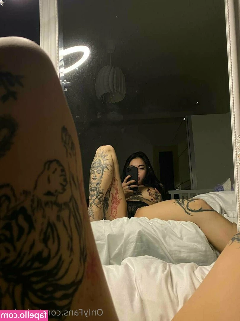 asianina - Me gusta que cuando estoy así por detrás me agarren la cadera bien
