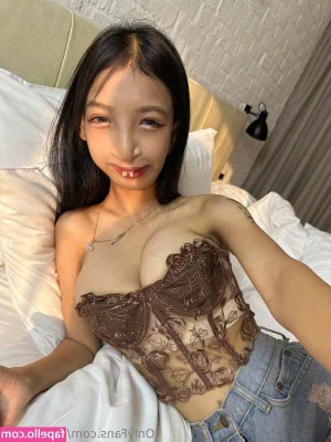 cindybrella [ cindybrella-6 ] - Thank god it’s Friday 🤪😚