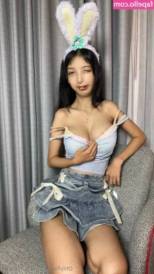 cindybrella [ cindybrella-6 ] - Anyone with auto renew sub on gets this new free set in their DMs
