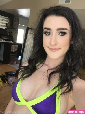 Lyra Lockhart [ lyra-lockhart ] - Single and it shows   that shouldn t of turned me on as much as it