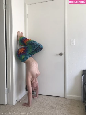 Lyra Lockhart [ lyra-lockhart ] - Happy Friday
