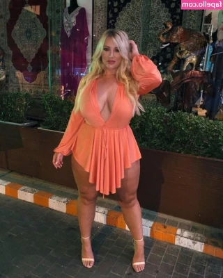 Merraeday - I love playing with my tits with my butt plug in