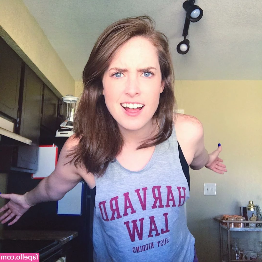Laina Morris [ laina-morris ] - Who wants to work out
