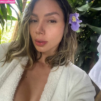 Lina Duran [ lina-duran ] - Happy sunday😊 the holiday content continues 😅