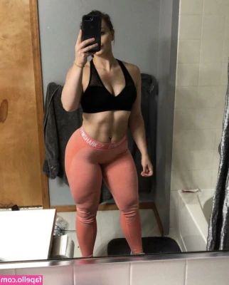 Strong AND Curvy Women [ strong-and-curvy-women ] - One more day waking up HORNY!!! Oh fuck!!!