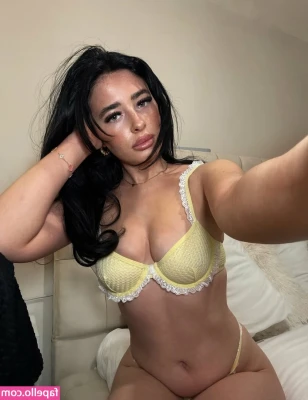 Millie Kennedy [ millie-kennedy ] - Face down, ass up! <3