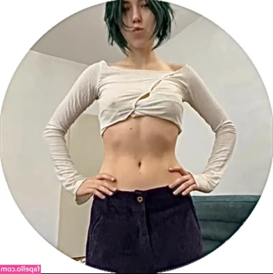 heykrls - Who loves a good cock sucking and facial? 🙌