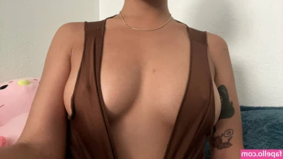 jovanajoestar - Want to see zero two shack her ass? $35 for the video.