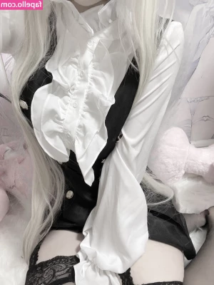 Loveyoukillyou - I'll pet your cock next 🍆😉