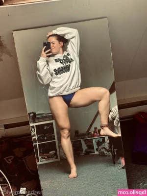 Masha Slamovich [ masha-slamovich ] - How do my tits look with my wet t-shirt? 💦