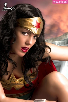 Superheroine - Direct From The Set