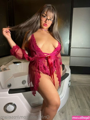 roseiaro - Who would you like to see me shoot with today? Place your vote