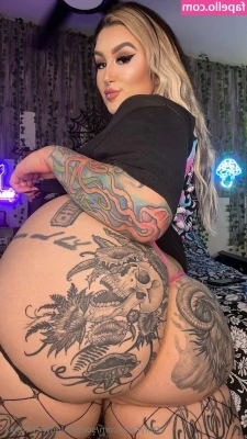 SomethingWickedXxx [ somethingwickedxxx-1 ] - Preview "Thigh humper CUSTOM CLIP."  Custom clip :   I love to hump