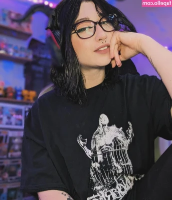 emoreptar - Your goth girlfriends tits are sooooo soft