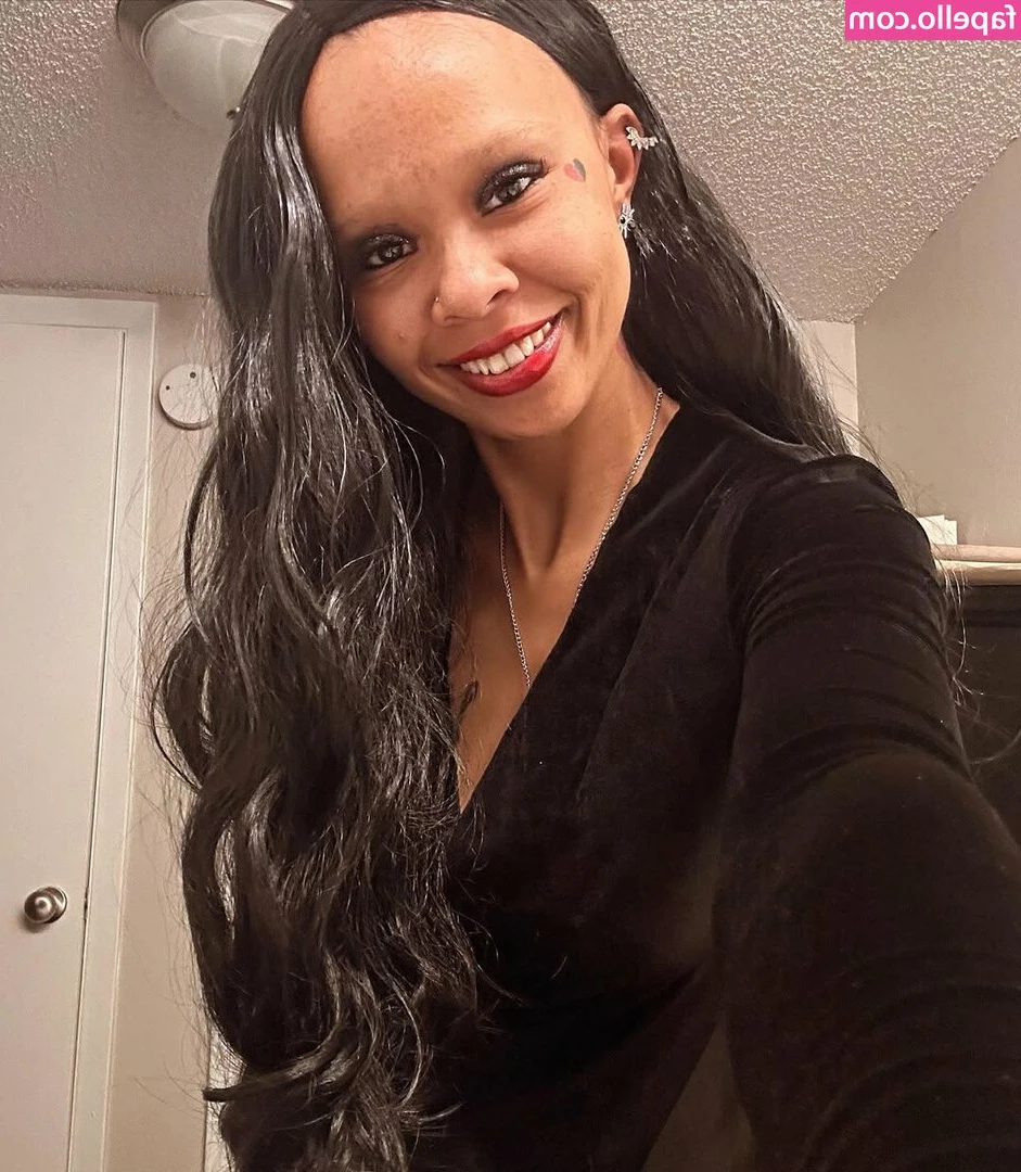Amora Rose [ amora-rose ] - 🇺🇸Im available now daddy, text me on DM and lets get fun😈 