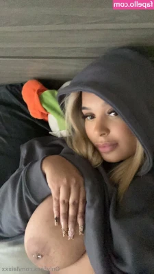 laixxx - Babe...this week I’m filming personalized videos🔥🔥. Want