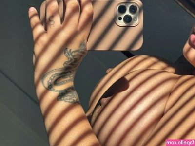 laixxx - Look at my shoes 😝😍😍