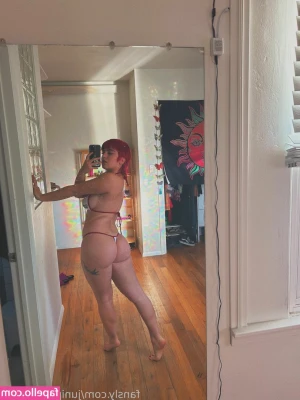fmaryjane - When Da.ddy gives me that look I always spread my legs. 👅