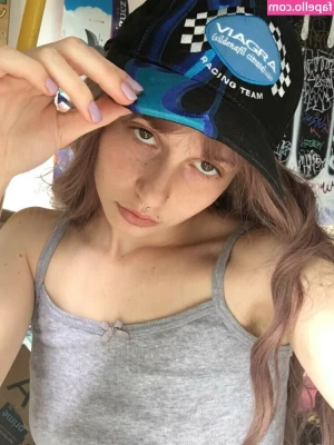 poutyangel - Make sure your following my babe @paulaofsweden she’s just started