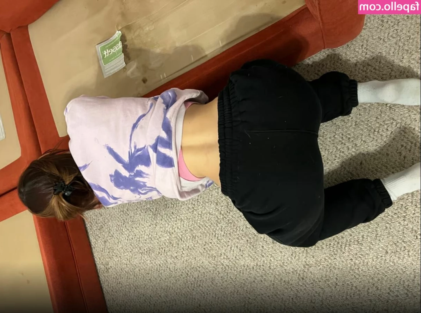 kyqxinn - I would love to see you on your knees in front of me right now