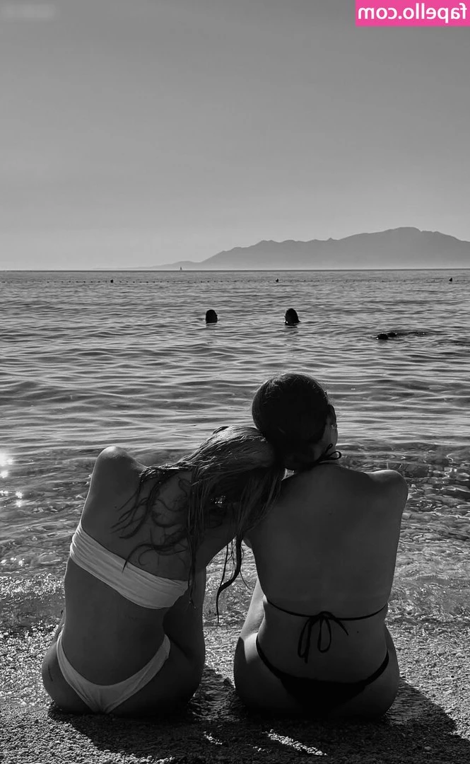 Celina Klug [ celina-klug ] - Te gusta esta vista bebé o prefieres tu estar arriba
