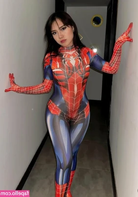 Danna Vallejo [ danna-vallejo ] - Preview: Grinding masturbation, red gstring pulled to the side, major