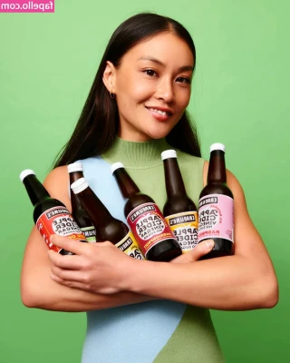 Caroline Chang [ caroline-chang ] - Trying to tempt you into a quick jerk 🍆😱