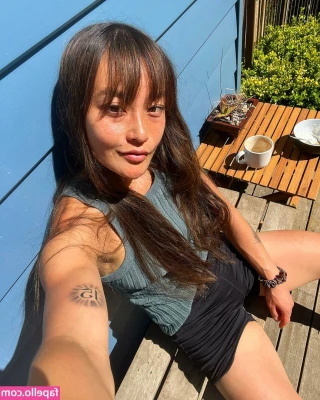 Caroline Chang [ caroline-chang ] - Today i am horny business man at his desk:) in this video you will