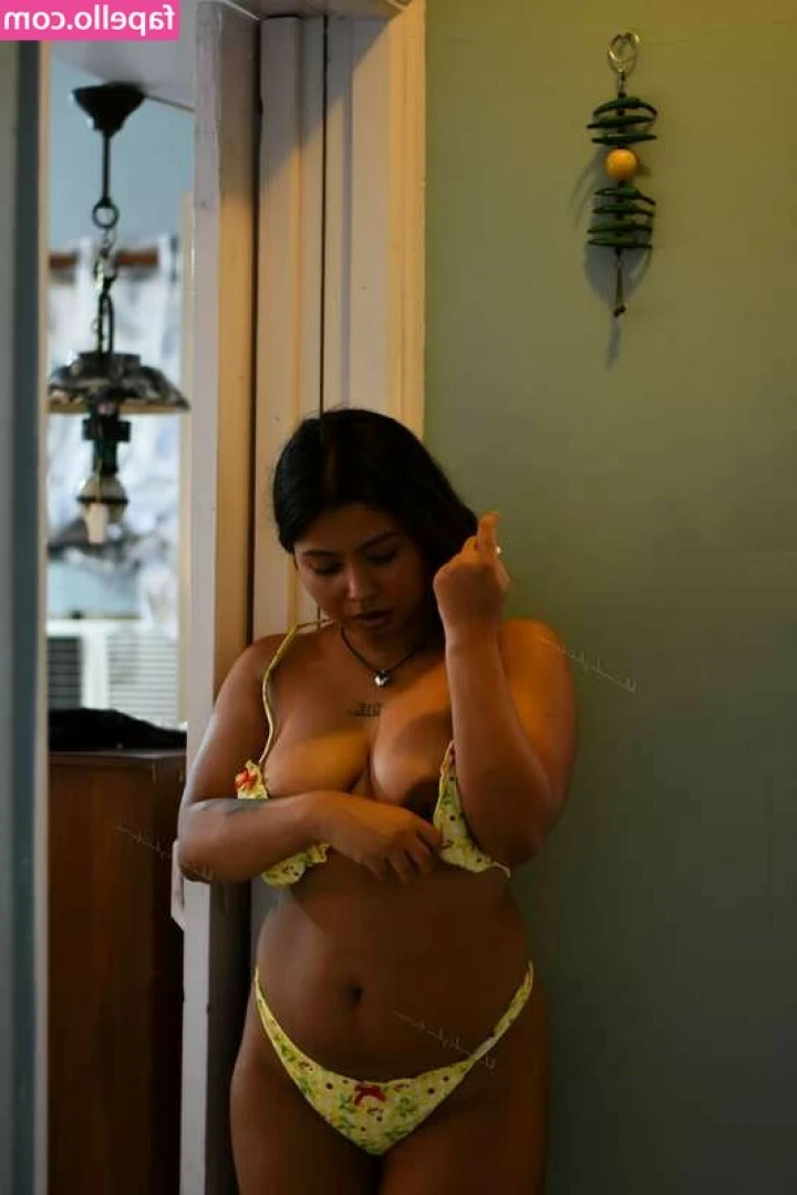 Chirasree [ chirasree-1 ] - 35 minutes of FREAKY GIRL ON GIRL MAGIC 🤤🌸🎥  enjoyyy!