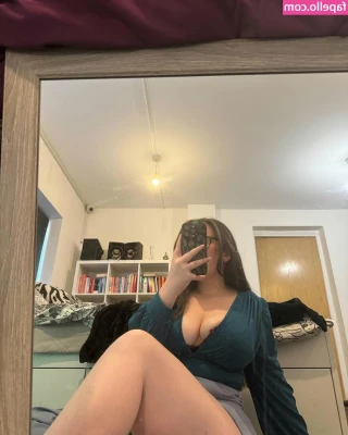 Tamzinisanerd - Would anyone like a custom video tonight ?  If you order it today